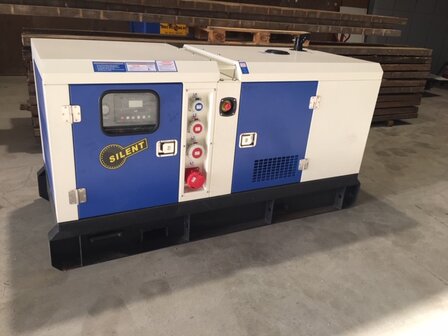 28-KVA Diesel-stroomaggregaat, 230/400V in super geluidgedempte kast.