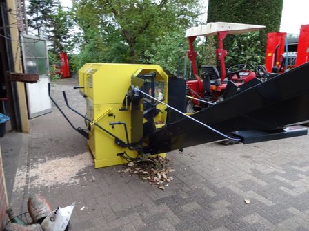 Hydraulische Hout Zaag-, Kloofmachine Regon R2 met PTO koppeling