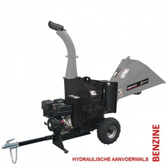 Lumag hakselaar type HC15H-met electrische gestarte Benzine motor en Hydraulische aanvoer.