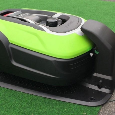 De Greenworks robotmaaier Optimow 7 heeft een capaciteit van maximaal 750m2. De robotmaaier wordt geleverd inclusief accu en laadstation.