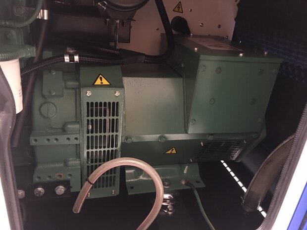28-KVA Diesel-stroomaggregaat, 230/400V in super geluidgedempte kast.
